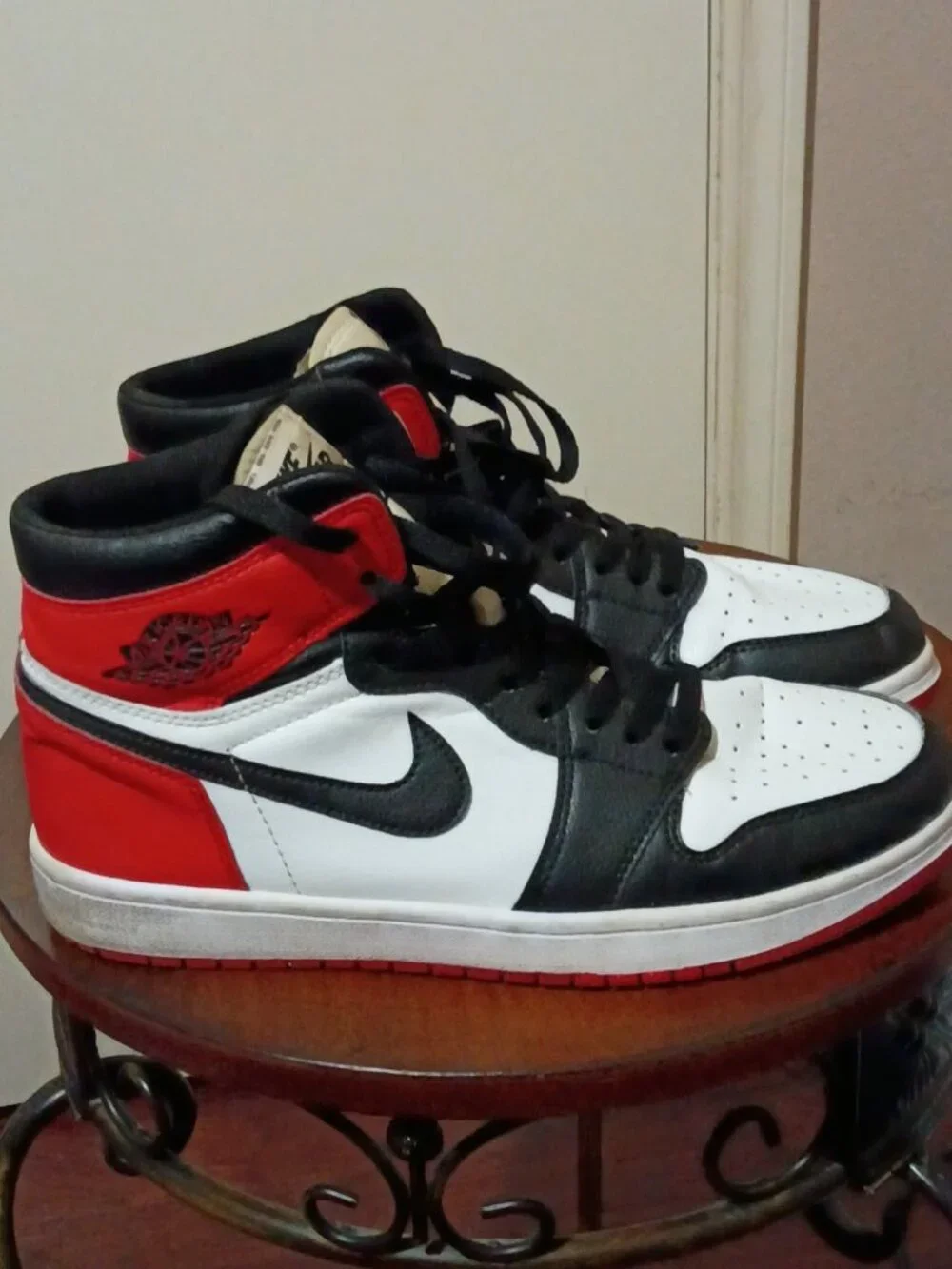 Nike Air Jordan 1 Retro High 2016 OG Black White Red 575441 125. Size 10 Men's
